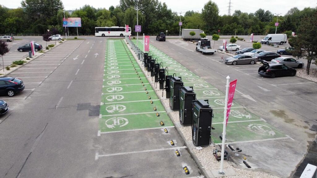 Parcarea rămâne gratuită. Șoferii de mașini electrice mai sunt scutiți de plată până în 2027