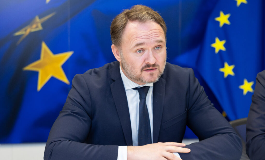 Prețurile la petrol și gaz nu vor scădea în viitorul apropiat. Comisia Europeană avertizează în legătură cu alte probleme sectoriale