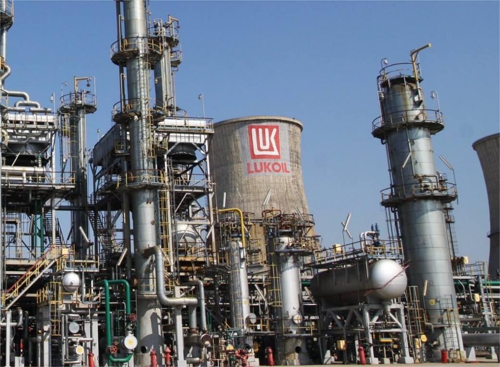 Petrotel ar putea reporni în 45 de zile după o derogare obținută din SUA. Rafinăria asigură 21% din producția națională de carburanți