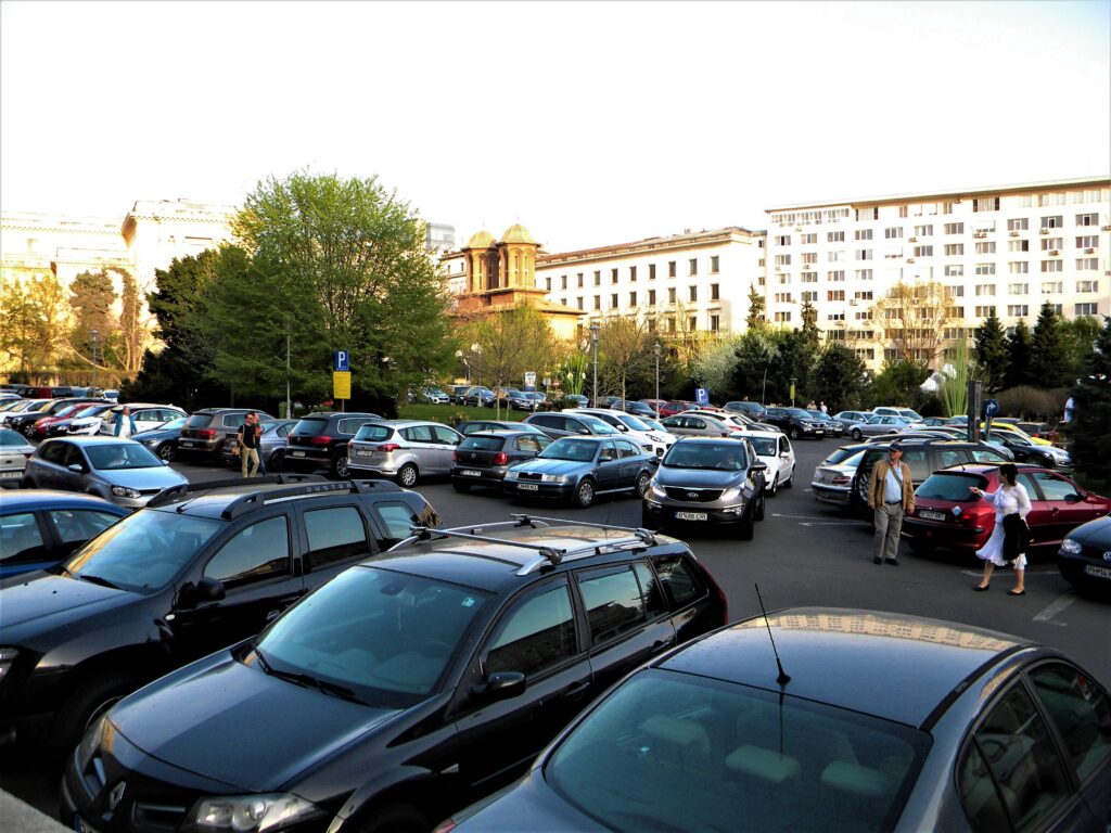 Importul autoturismelor sub norma Euro 3 va fi interzis în România. Guvernul limitează numărul de vehicule introduse în țară de persoanele fizice