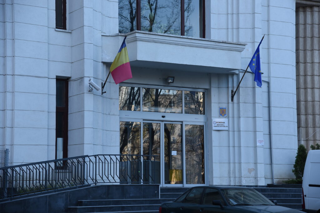 Clarificările de la Ministerul Finanțelor pentru IMM-uri. Care sunt condițiile pentru microîntreprinderi și datele de raportare noi