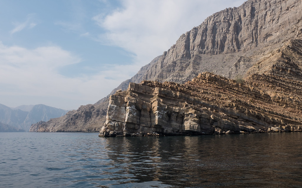 Ce s-a ales de infrastructura energetică din Golf. Războiul din Iran a provocat daune de 58 miliarde de dolari