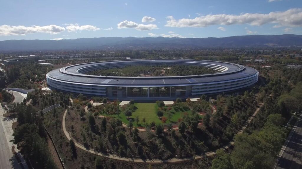 De ce Apple are 3 probleme mari în era AI. Strategia care i-a adus succesul o poate încurca în viitor