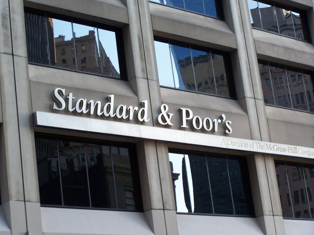 Analiză S&P: Boom-ul finanțării pământurilor rare ar putea genera un excedent de ofertă pe termen lung