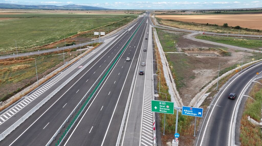 Bolojan: România semnează primul contract finanțat prin SAFE. A7 urcă încă 62 de kilometri spre Suceava