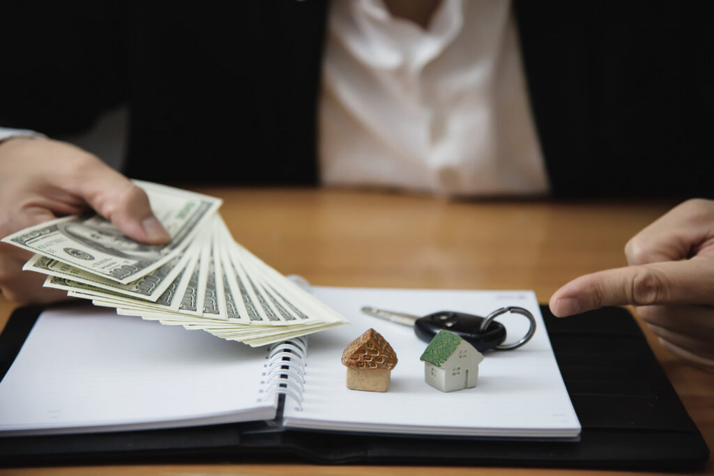 Ce înseamnă refinanțarea unui credit și când merită făcută. Ghid complet despre costuri, avantaje și riscuri