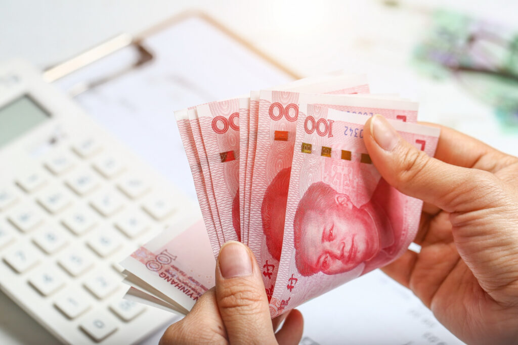 Un nou semnal de alarmă pentru economia Chinei. Problemele gigantului Zhongzhi pot zgudui un sector financiar de aproape 3.000 de miliarde de dolari