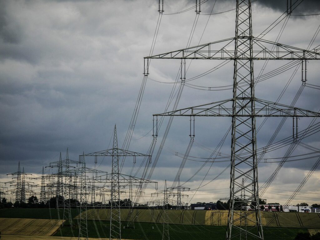 Producția de energie a României a crescut cu 8,8% în T1. Importurile au scăzut, dar consumul a fost mai mic