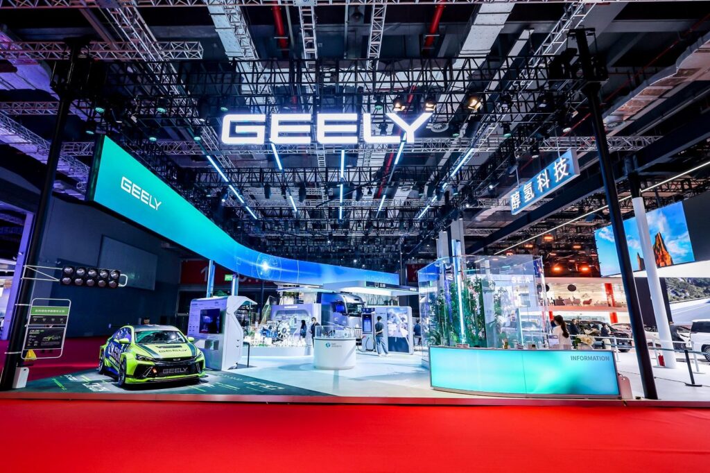 Geely vede metanolul drept soluție pentru mașinile viitorului. Ar putea concura cu bateriile 