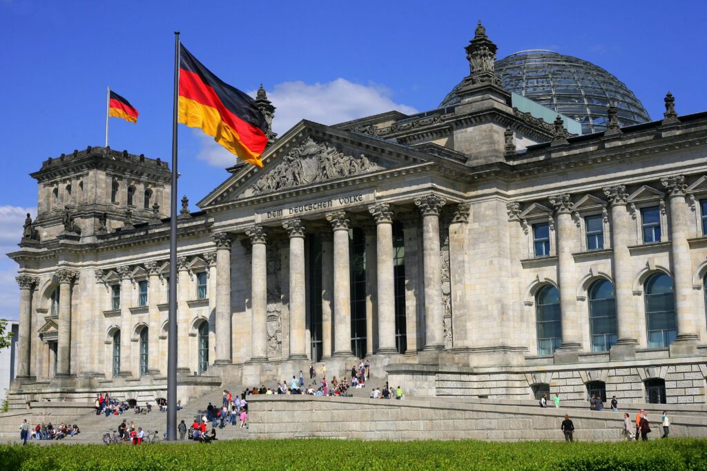 Germania va avea venituri mai mici cu 10 miliarde de euro în acest an. Ministrul Finanțelor dă vina pe „războiul iresponsabil” al președintelui Trump