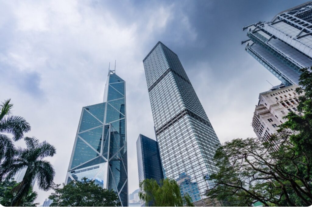 Schimbare majoră în lumea finanțelor globale. Hong Kong devine cel mai mare centru pentru averile internaționale