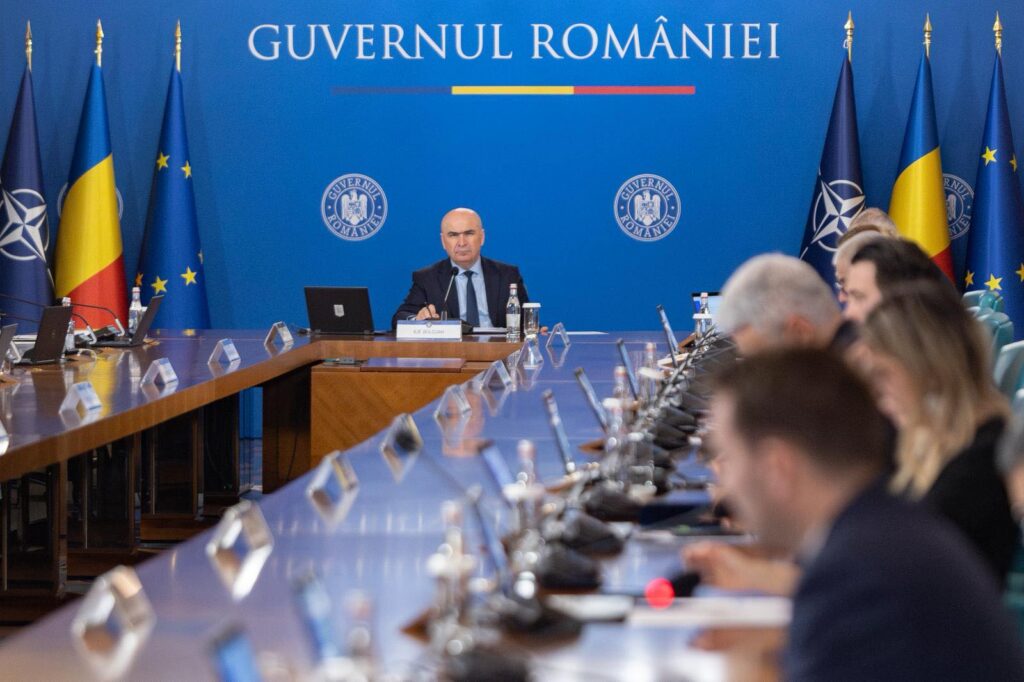 Bolojan atacă bonusurile de până la 180.000 de euro de la Hidroelectrica. Disputa atrage atenția asupra modului în care conducerea companiei gestionează profitul și investițiile