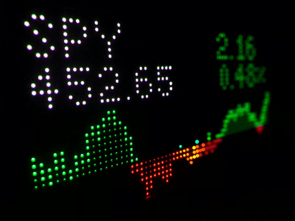 Bursa de Valori București a închis ședința de tranzacționare pe verde la toți indicatorii. Indicele BET a crescut cu 0,60%