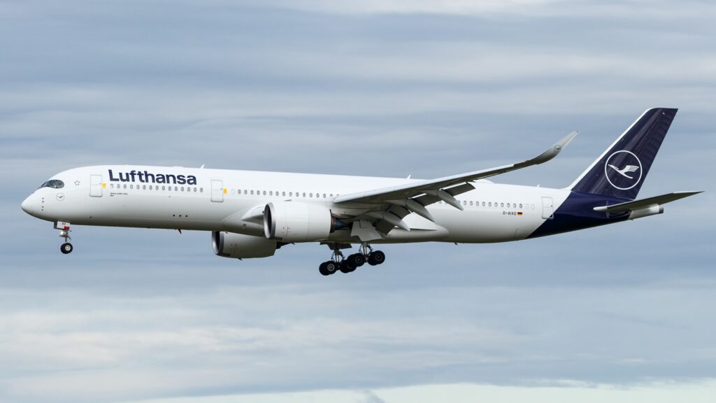 Lufthansa își extinde influența în Europa prin preluarea ITA Airways, deși tensiunile din Orientul Mijlociu majorează costurile companiei