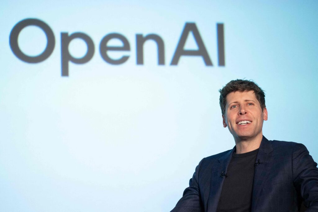 CEO-ul OpenAI își schimbă opinia despre efectele inteligenței artificiale asupra pieței muncii. Joburile au fost mai puțin afectate decât anticipa