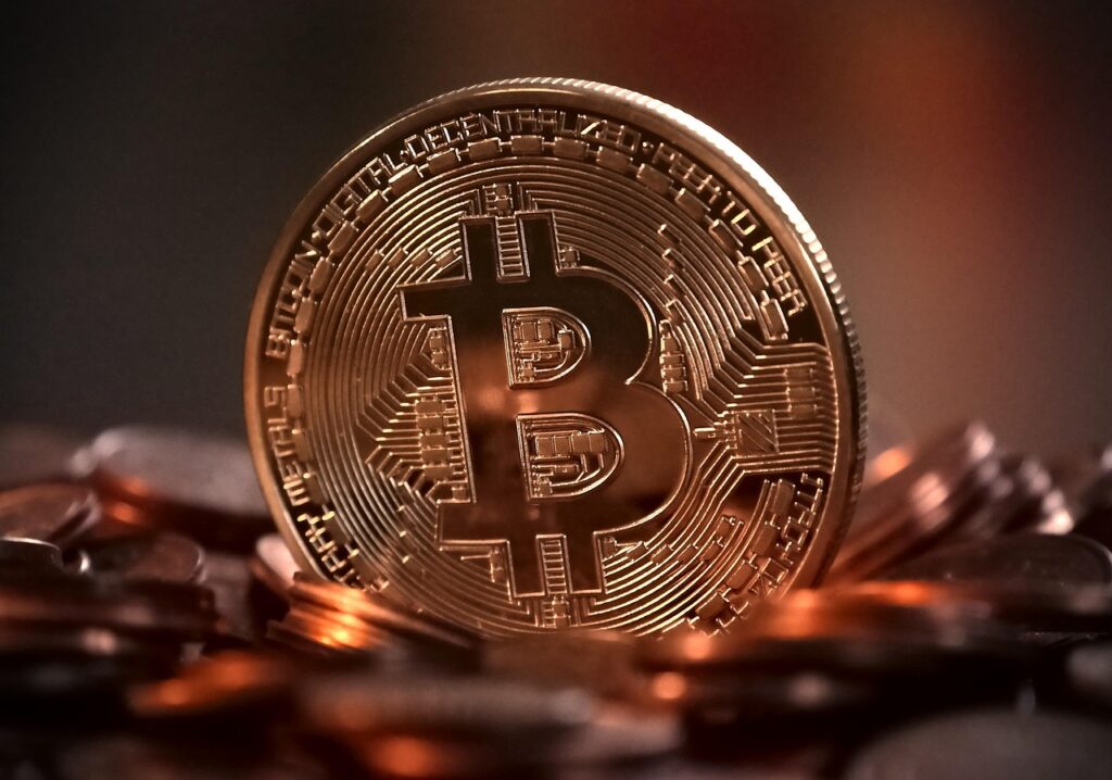 Bitcoin depășește pragul de 64.000 de dolari. Investitorii mizează pe negocierile din Elveția și pe contractele de opțiuni