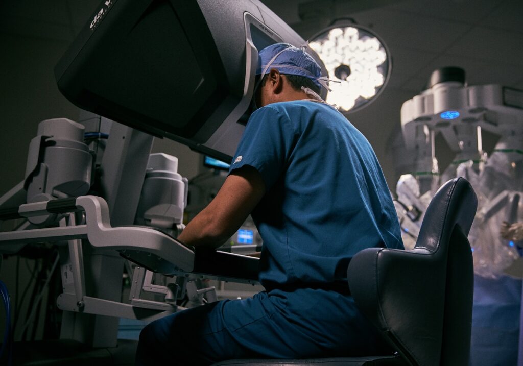 România ajunge la 31 de programe de chirurgie robotică Vinci™. Institutul Clinic Fundeni a instalat un nou sistem