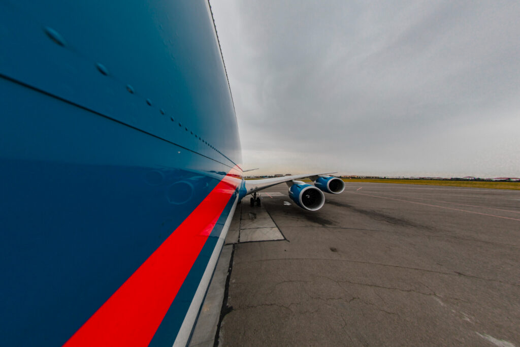 Criza combustibilului pentru avioane pare evitată în Europa. Experții avertizează însă că problemele abia încep