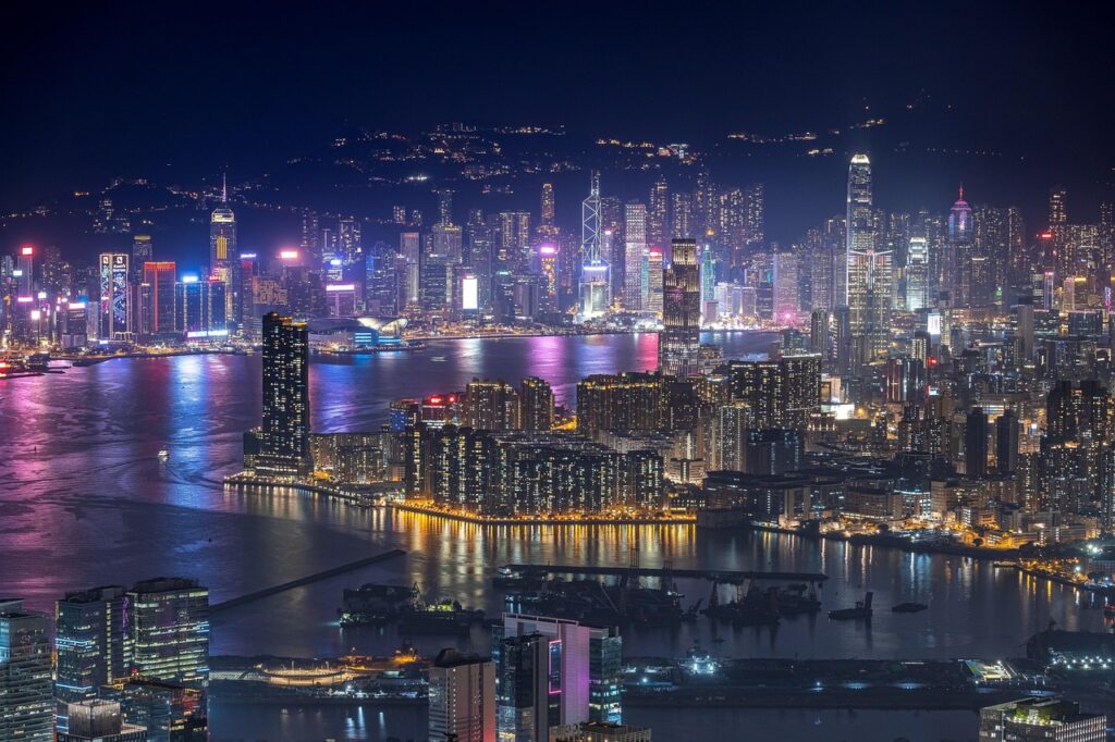 Hong Kong a atras fluxuri de capital de 2.500 de miliarde de euro doar anul trecut. Cât va mai dura „miracolul” asiatic