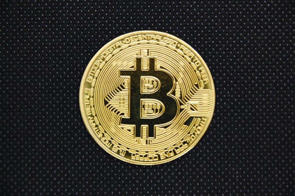 Bitcoin are un an dificil, cu o scădere de peste 50%. Traderii pariază pe continuarea declinului