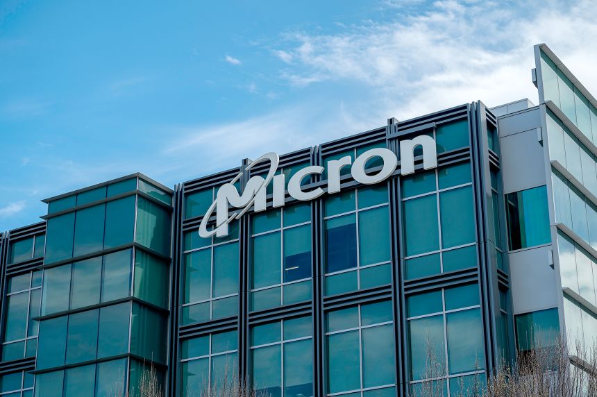Deutsche Bank ridică ținta de preț pentru acțiunile Micron. Estimarea ajunge la 1.550 de dolari pe acțiune după rezultate peste așteptări 