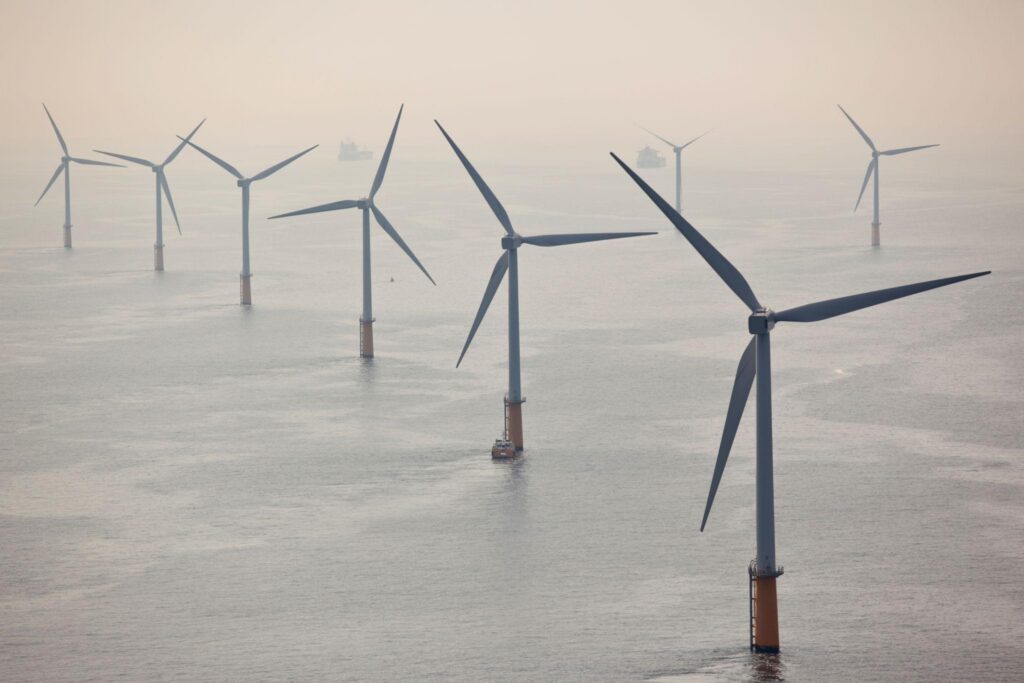 Administrația Trump plătește 765 de milioane de dolari pentru oprirea proiectelor eoliene offshore. Invenergy investește în gaze și energie geotermală