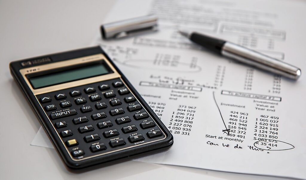 România se află în topul țărilor UE la capitolul taxe pe muncă. Cât din salariu este reținut de stat