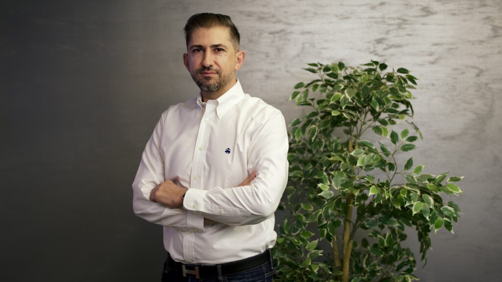Adrian Chiruță, cyber_Folks: „Majoritatea IMM-urilor tratează infrastructura IT ca pe ceva ce «merge de la sine», până în momentul în care apare o problemă”