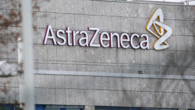 Acțiunile AstraZeneca scad cu 9% după rezultatele unui studiu clinic. Tratamentul Wainua a ratat ținta principală pentru o boală cardiacă rară 