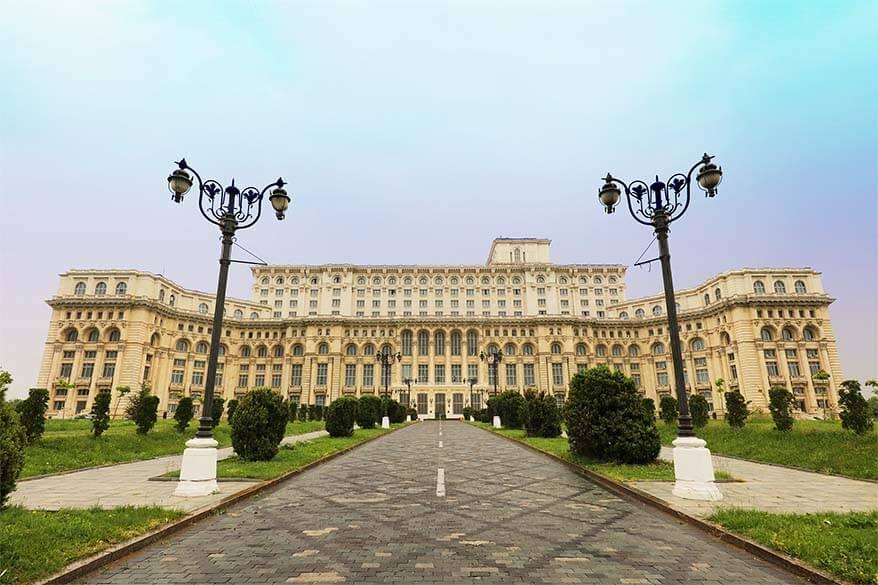 BNS cere retragerea proiectului care ar permite investiții din Pilonul II în industria de apărare. Sindicaliștii avertizează asupra folosirii economiilor pentru pensii