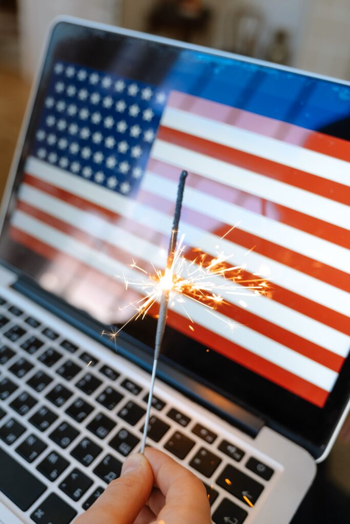 Trump amenință cu taxe de 100% pentru taxarea Big Tech. Dialogul digital UE-SUA intră în zona de risc comercial